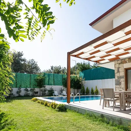 Vintage Villa *